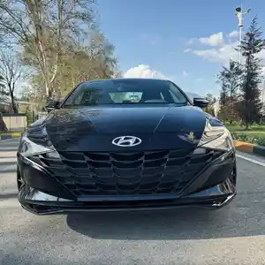 Hyundai Elantra, 2022