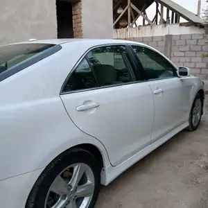 Toyota Camry, 2011