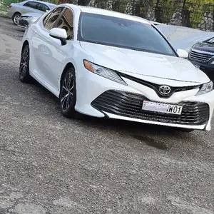 Toyota Camry, 2018