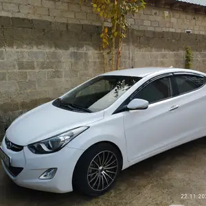 Hyundai Avante, 2013