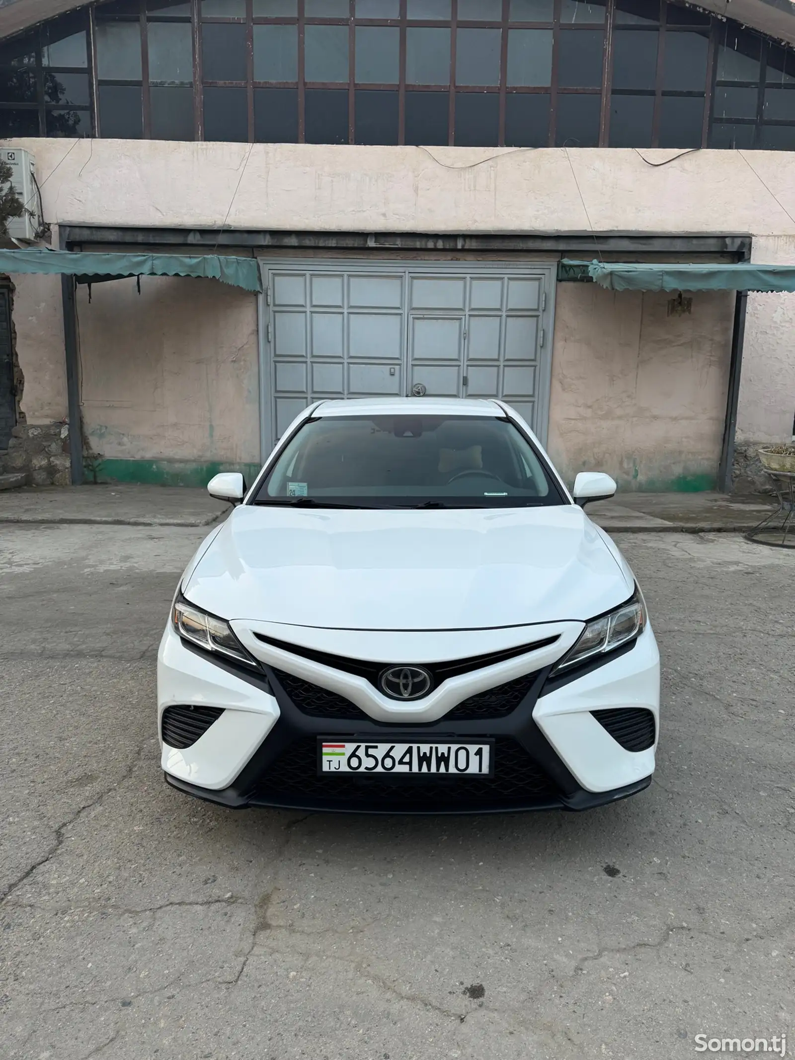 Toyota Camry, 2019-1