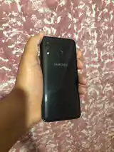 Samsung Galaxy A40-2