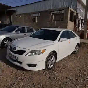 Toyota Camry, 2010