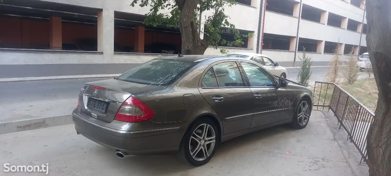 Mercedes-Benz E class, 2008-1