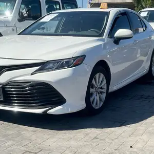 Toyota Camry, 2018