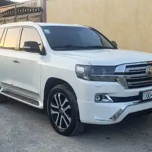 Toyota Land Cruiser, 2018