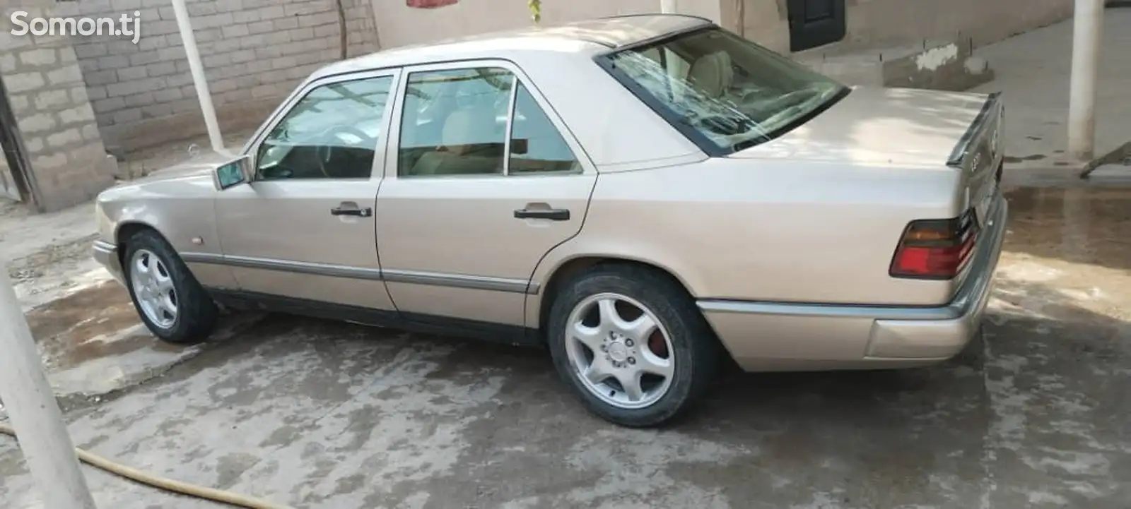 Mercedes-Benz W124, 1989-1