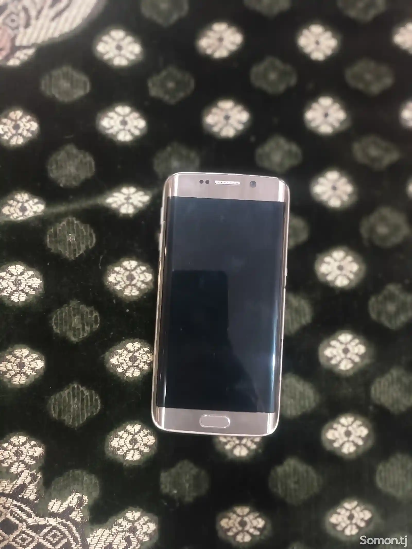 Samsung Galaxy S6 edge-1
