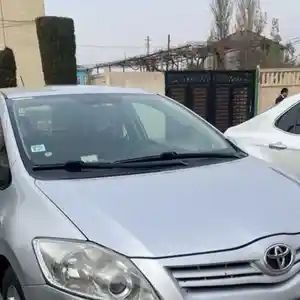 Лобовое стекло на Toyota Auris