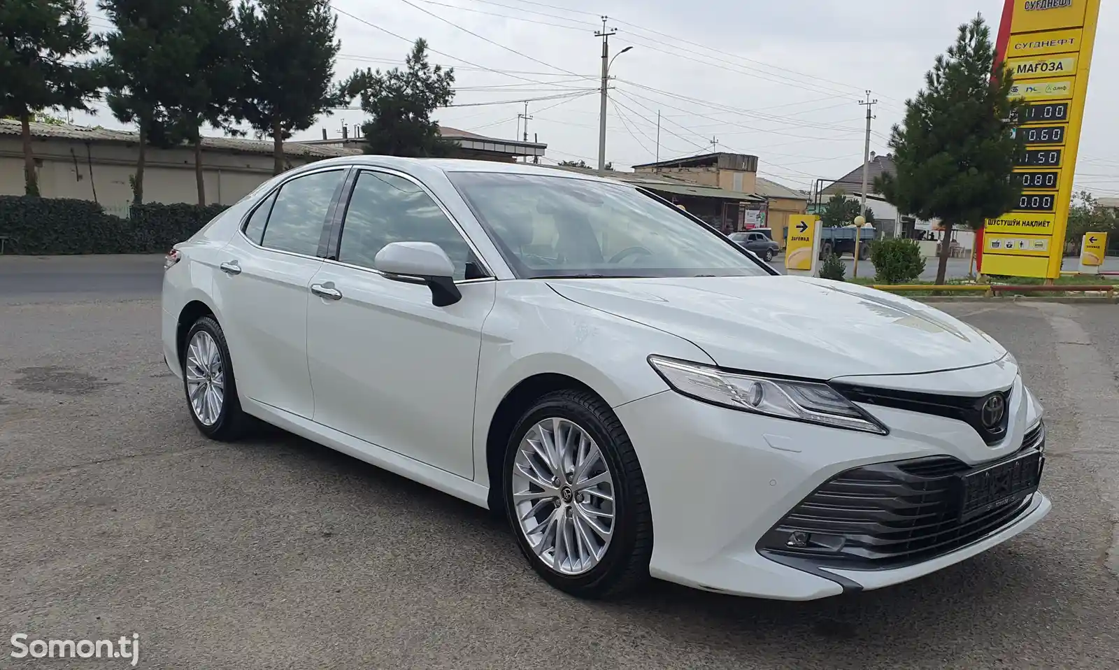 Toyota Camry, 2019-10