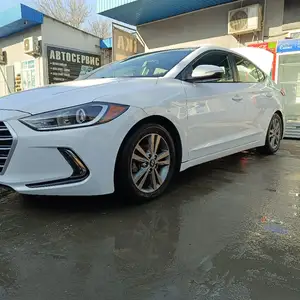 Hyundai Elantra, 2017