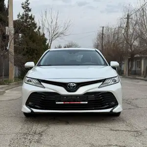 Toyota Camry, 2018