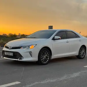 Toyota Camry, 2016