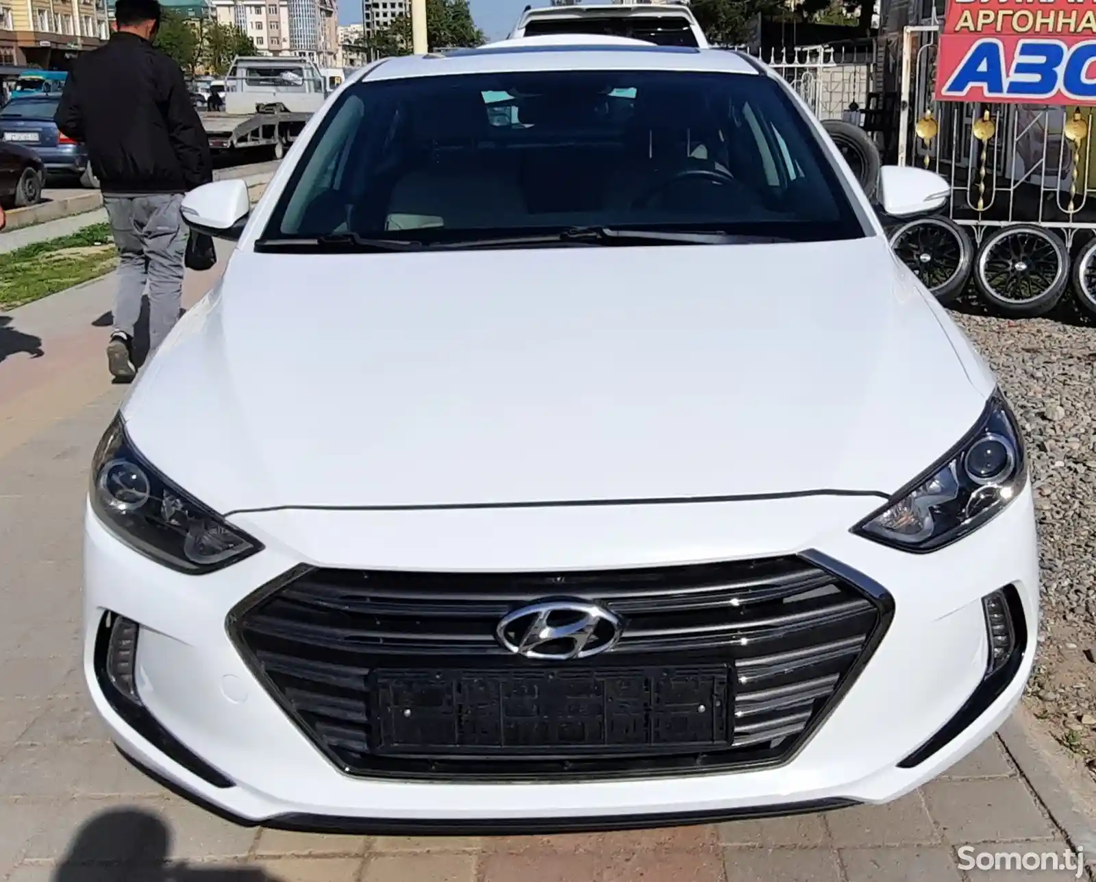 Hyundai Elantra, 2017-1