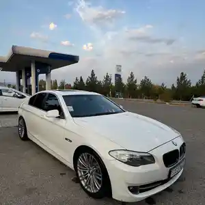 BMW 5 series, 2011