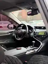 Toyota Camry, 2019-9