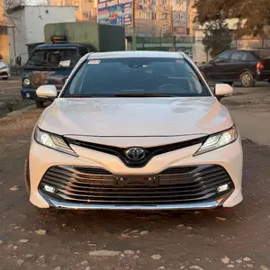 Toyota Camry, 2017