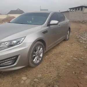 Kia K5, 2011