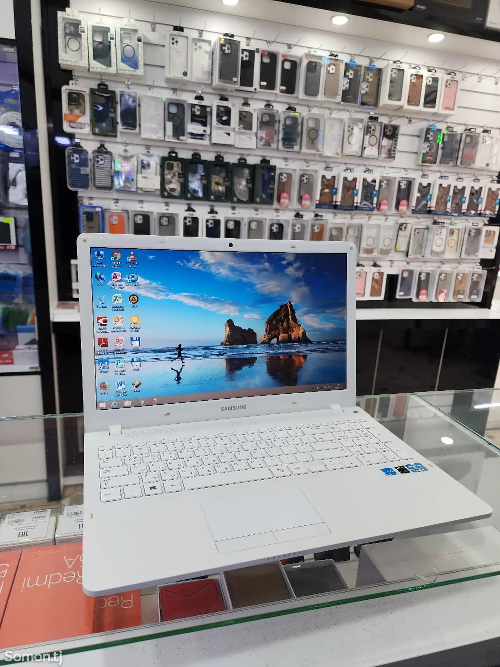 Ноутбук Samsung Core i3 White-1