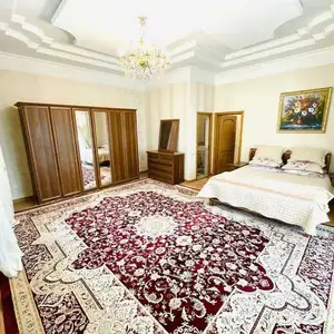 3-комн. квартира, 4 этаж, 150м², 82 мкр