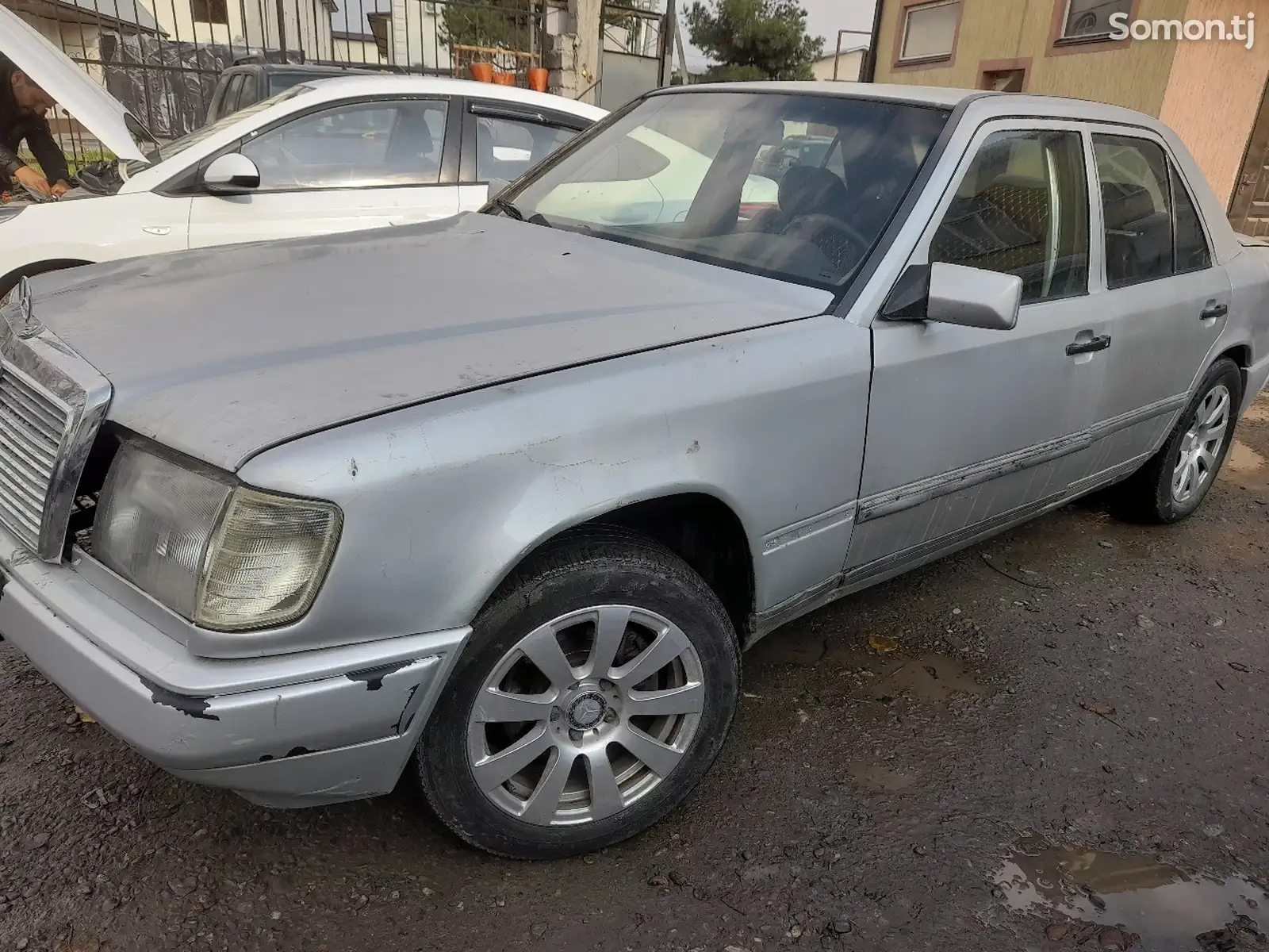 Mercedes-Benz W124, 1990-1