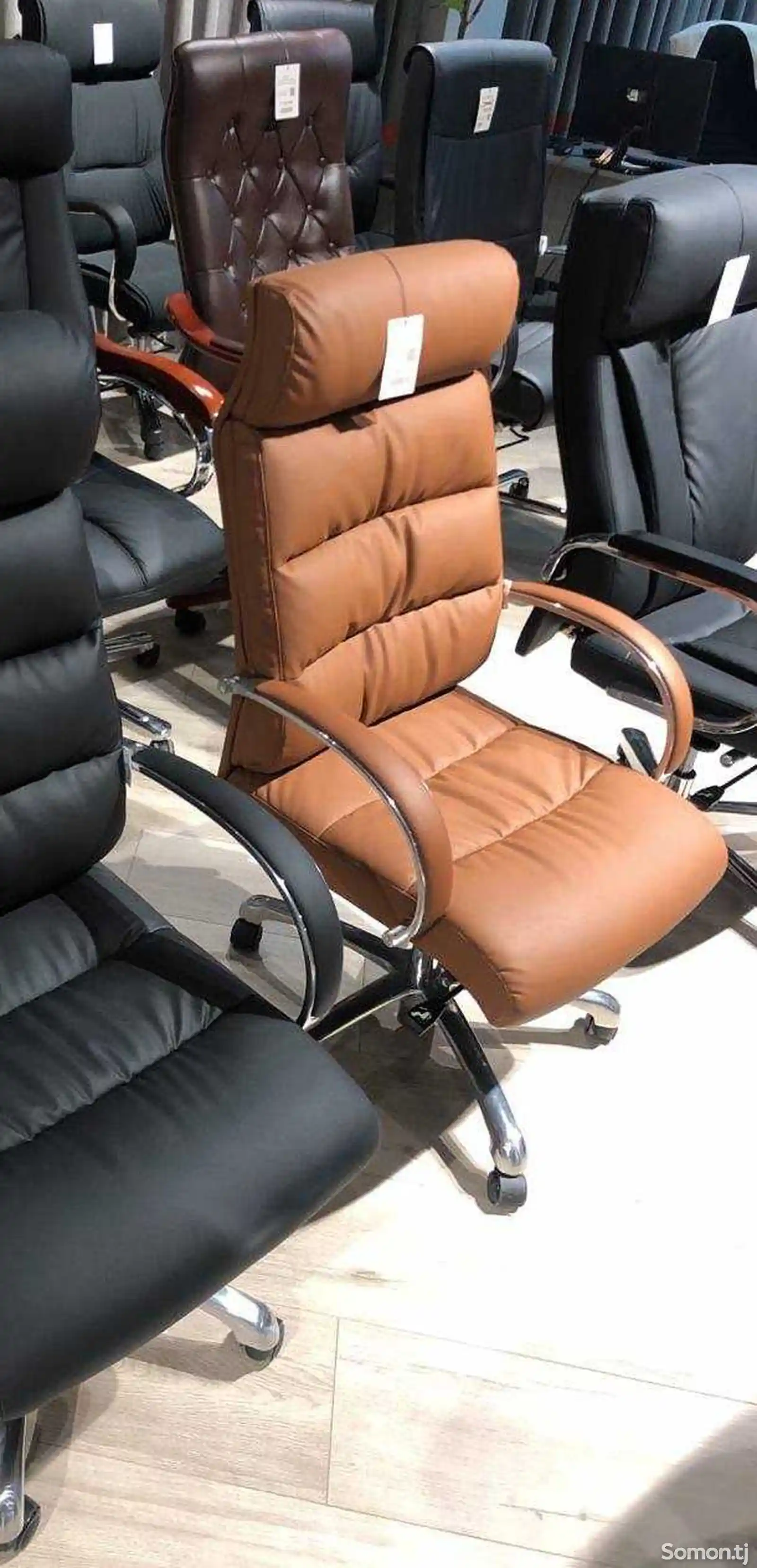 Руководительское кресло Twister brown-1