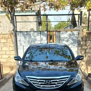 Hyundai Sonata, 2010