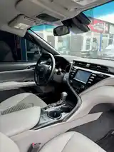 Toyota Camry, 2018-8