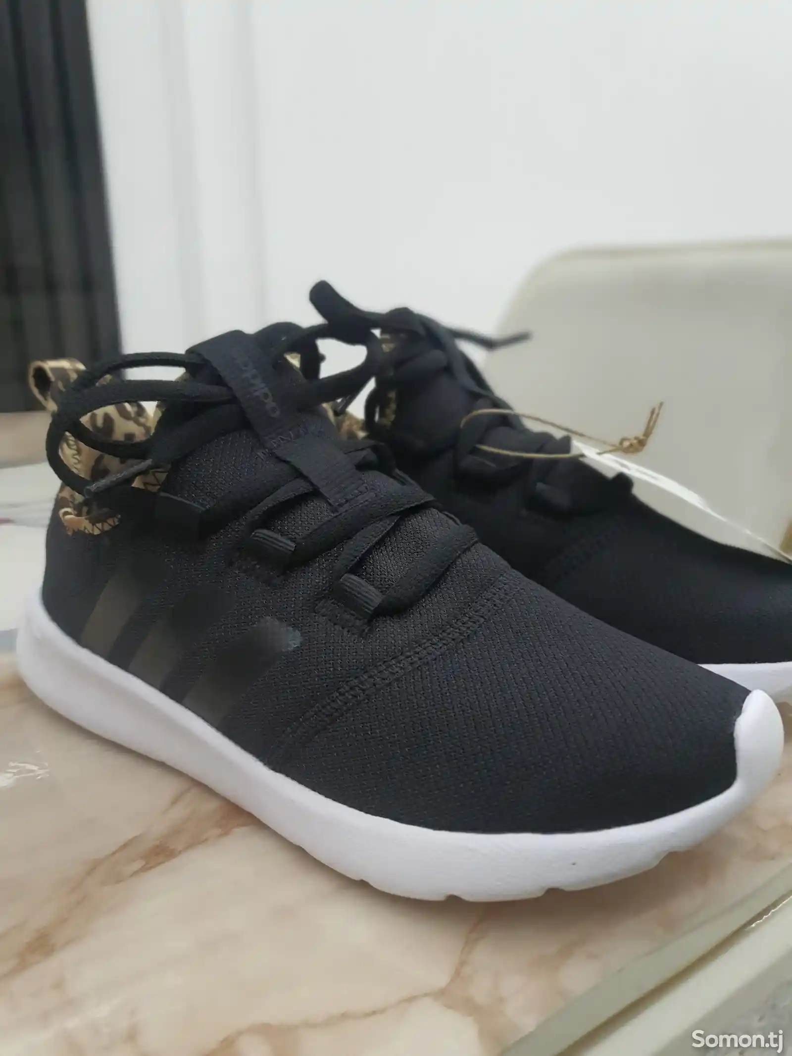 Женские крассовки Adidas-3