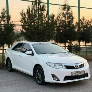 Toyota Camry, 2012