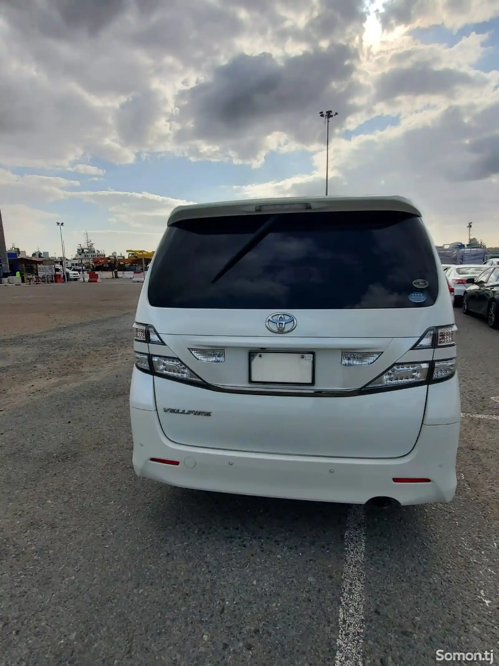 Toyota Vellfire, 2010-5