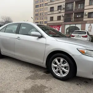 Toyota Camry, 2011