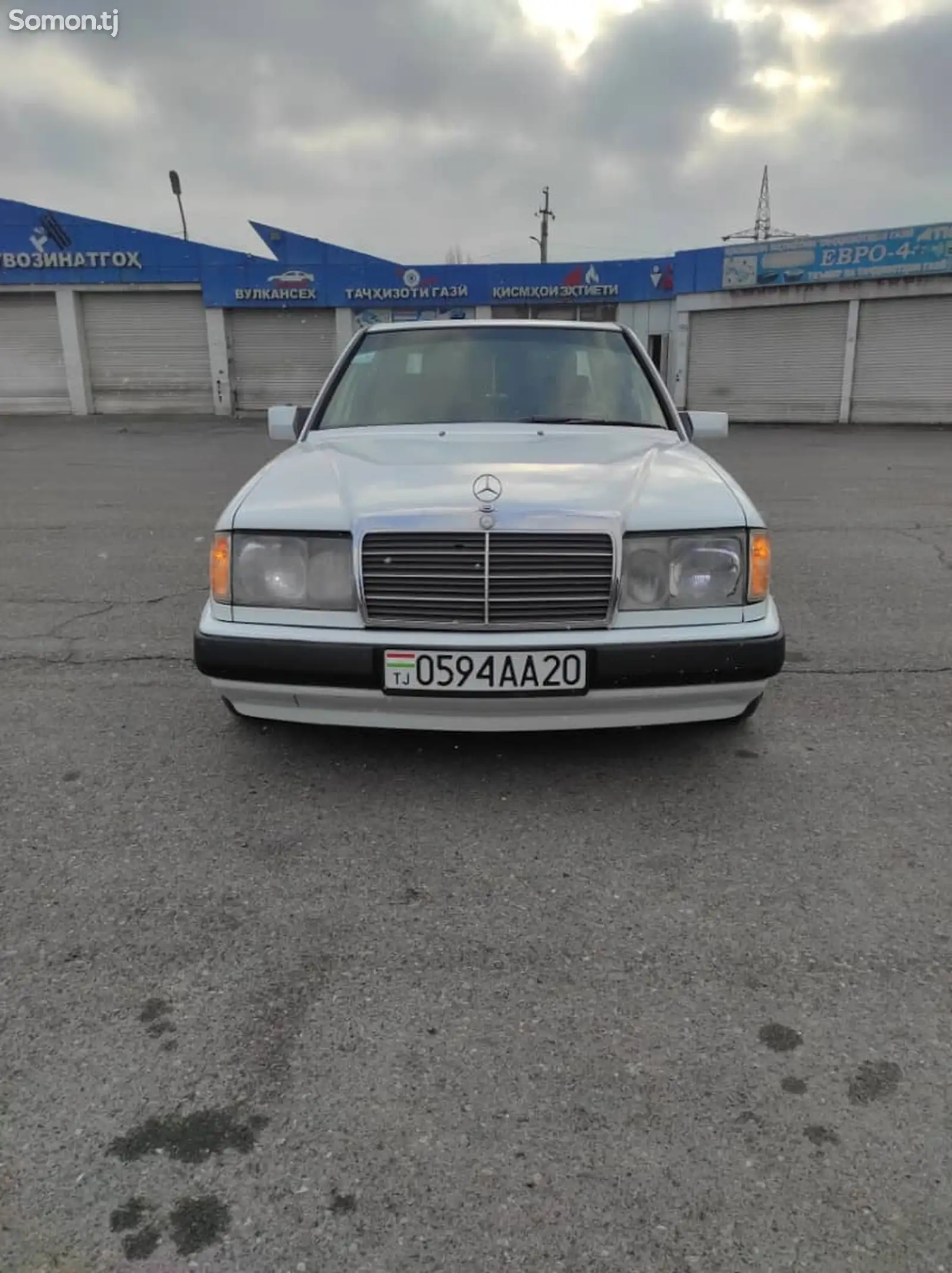 Mercedes-Benz W124, 1988-1