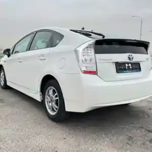 Задние нетонированные стёкла от Toyota Prius