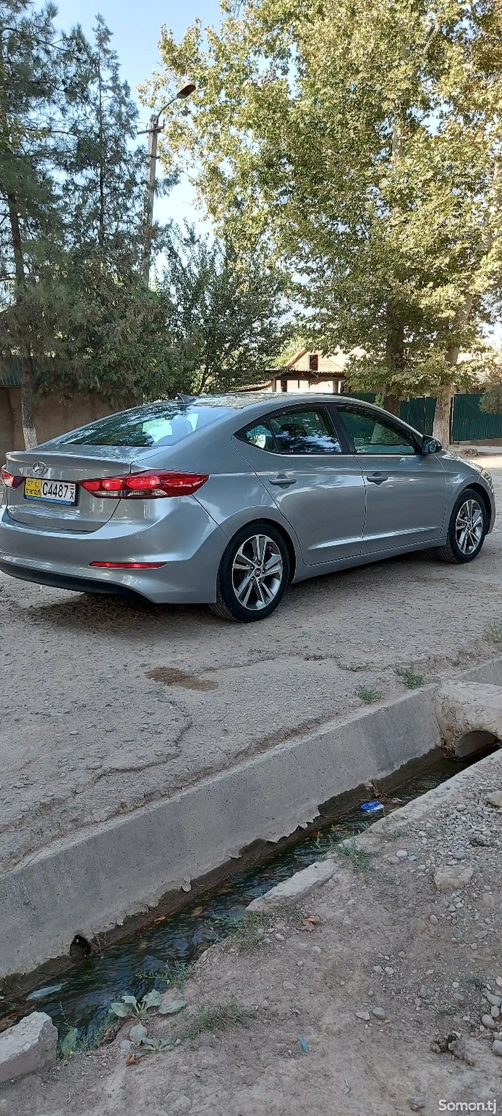 Hyundai Elantra, 2017-10