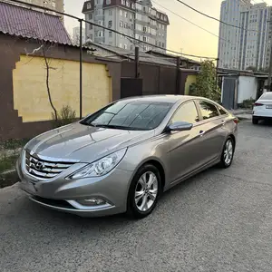 Hyundai Sonata, 2010