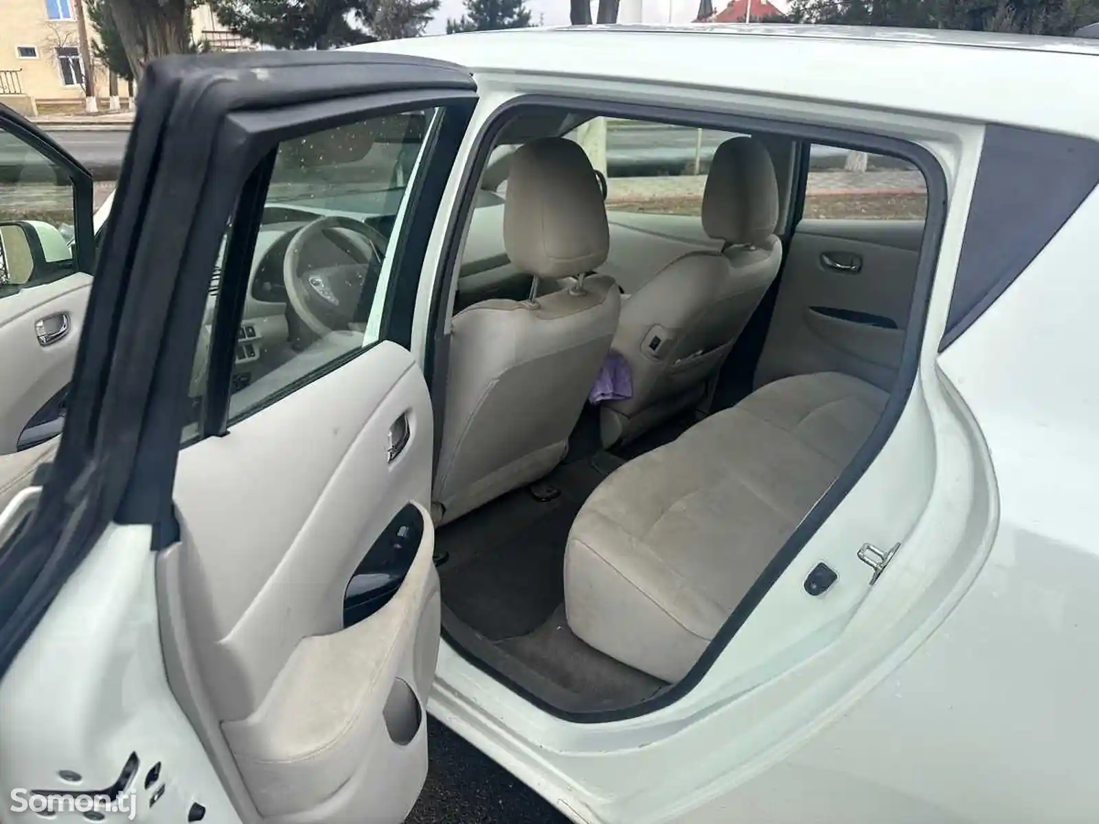 Nissan Leaf, 2012-6