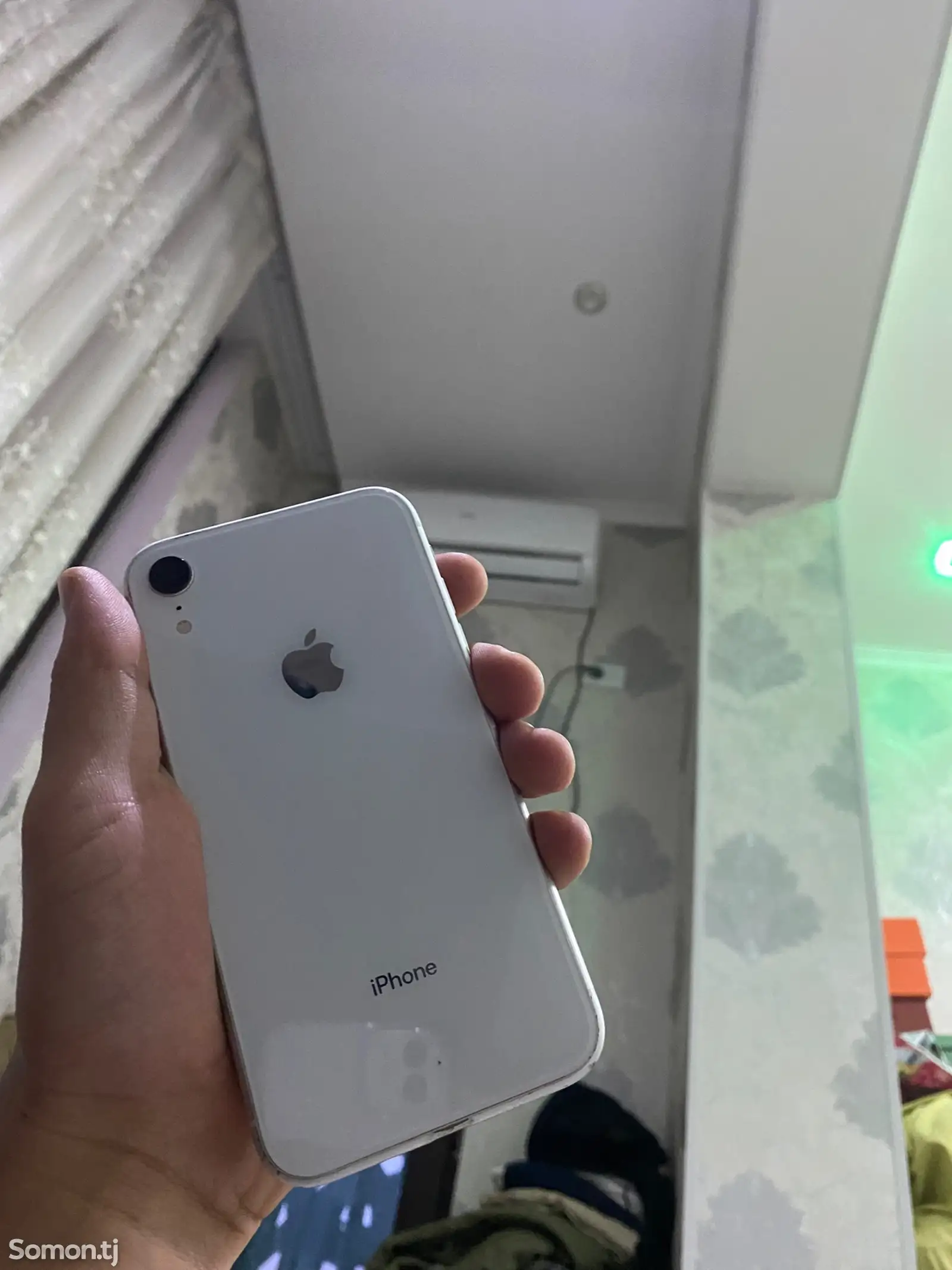 Apple iPhone Xr, 64 gb, White-1