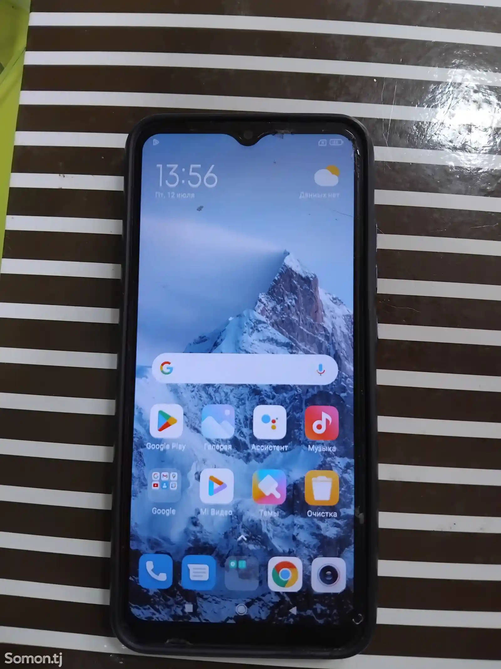 Телефон Xiaomi-3