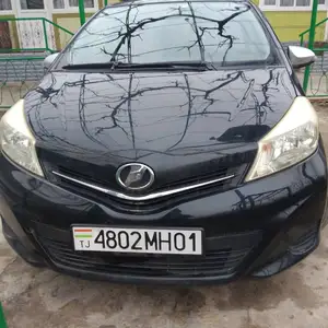 Toyota Vitz, 2011