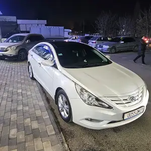 Hyundai Sonata, 2011