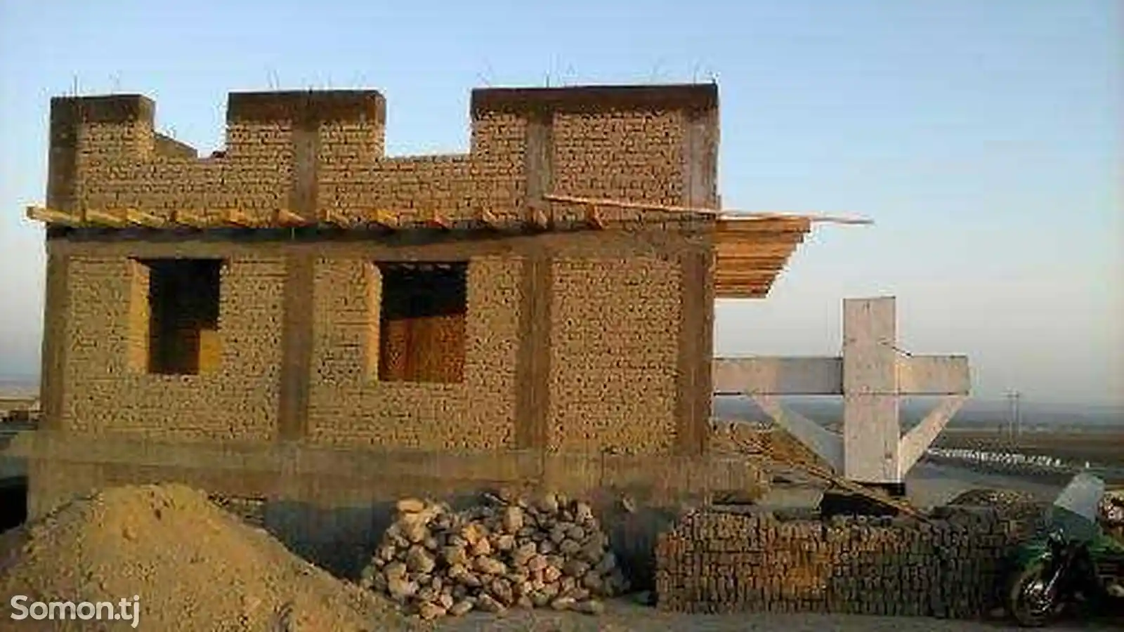 Продажа постройки с земельным участком 300 сот.,Даромади Ашт Каршиобод -1