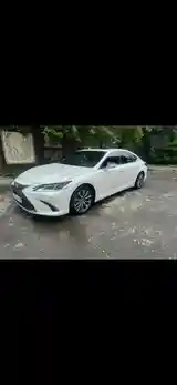 Lexus ES series, 2019-10