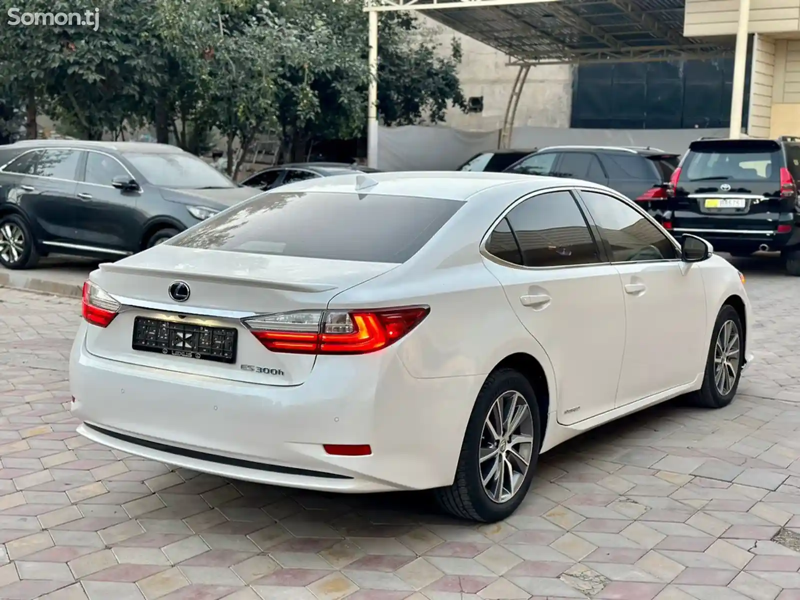 Lexus ES series, 2016-5