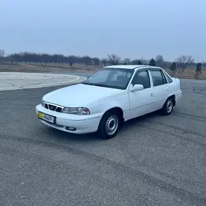 Daewoo Nexia, 1995