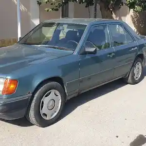 Mercedes-Benz W124, 1988