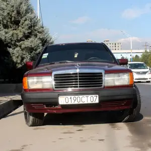 Mercedes-Benz W201, 1990