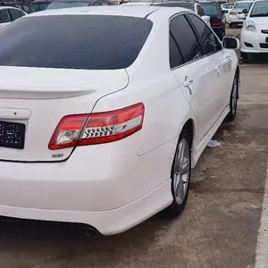 Toyota Camry, 2011