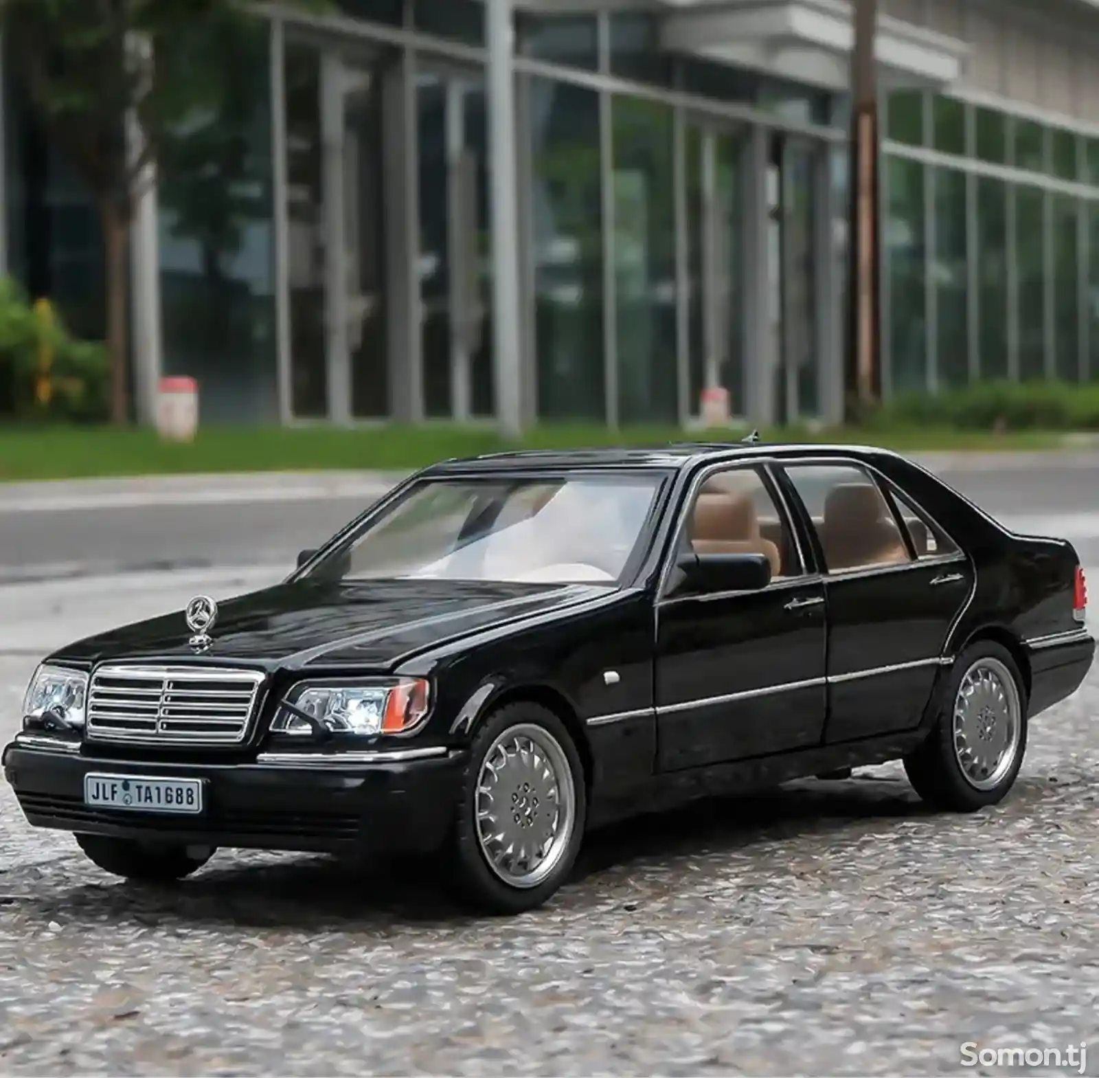 Коллекционная машинка Mercedes w140-1