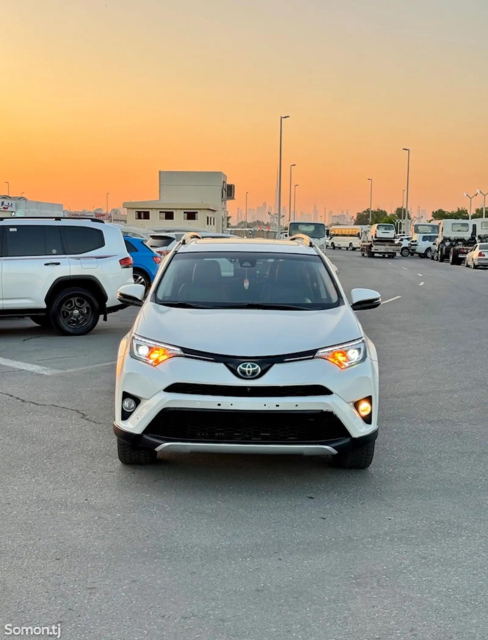 Toyota RAV 4, 2017-1